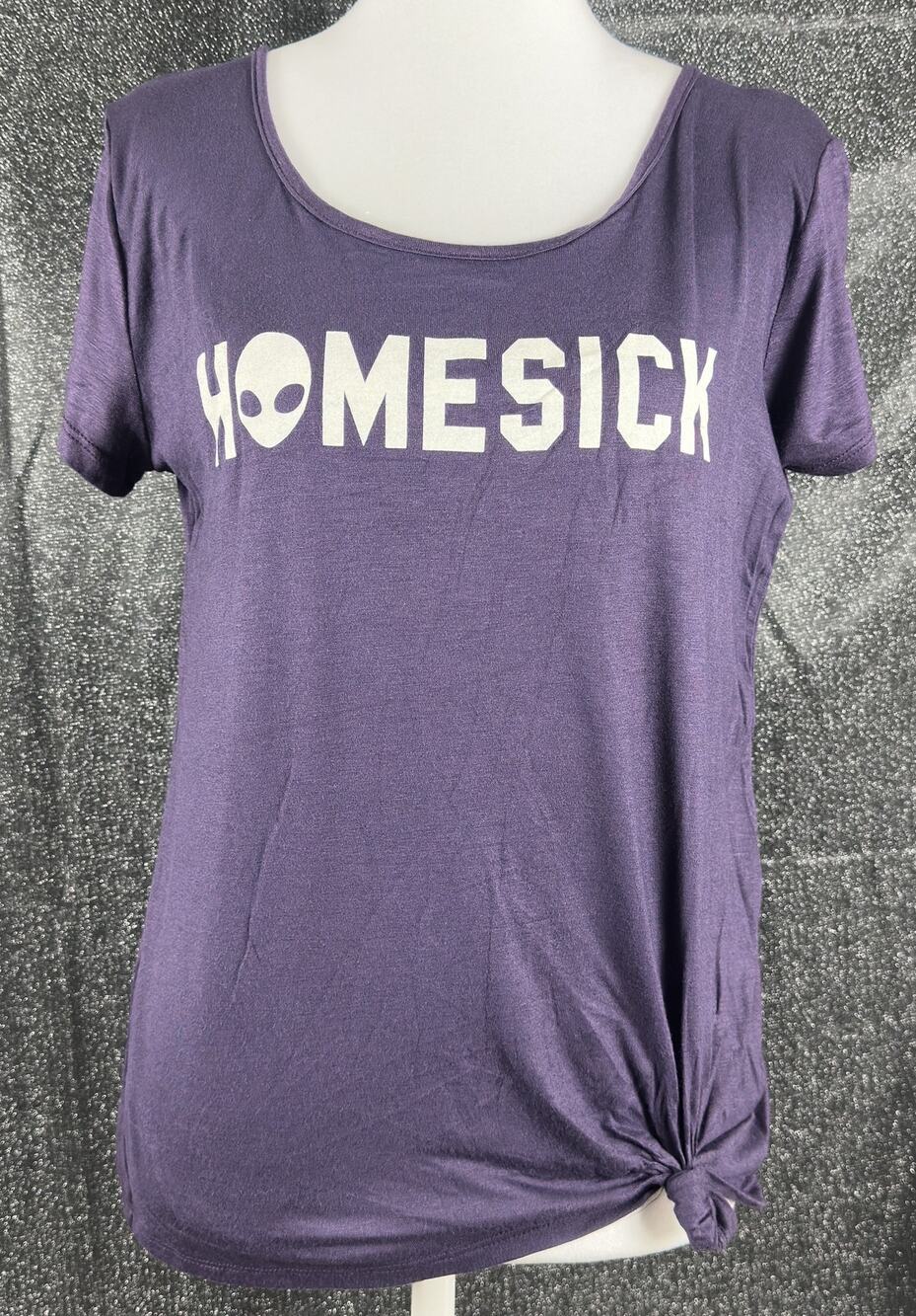 Eyeshadow NWT Purple HOMESICK Alien Graphic Side Knot Tee Top Size Small
